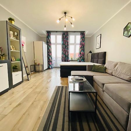 Apartament Flaming Z Balkonem - Scisle Centrum Naprzeciwko Pkp I Pks - Self Check In - Darmowy Parking - Pozne Wymeldowanie - Wystawiamy Fv Opole Dış mekan fotoğraf
