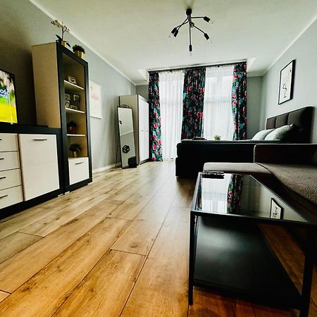 Apartament Flaming Z Balkonem - Scisle Centrum Naprzeciwko Pkp I Pks - Self Check In - Darmowy Parking - Pozne Wymeldowanie - Wystawiamy Fv Opole Dış mekan fotoğraf