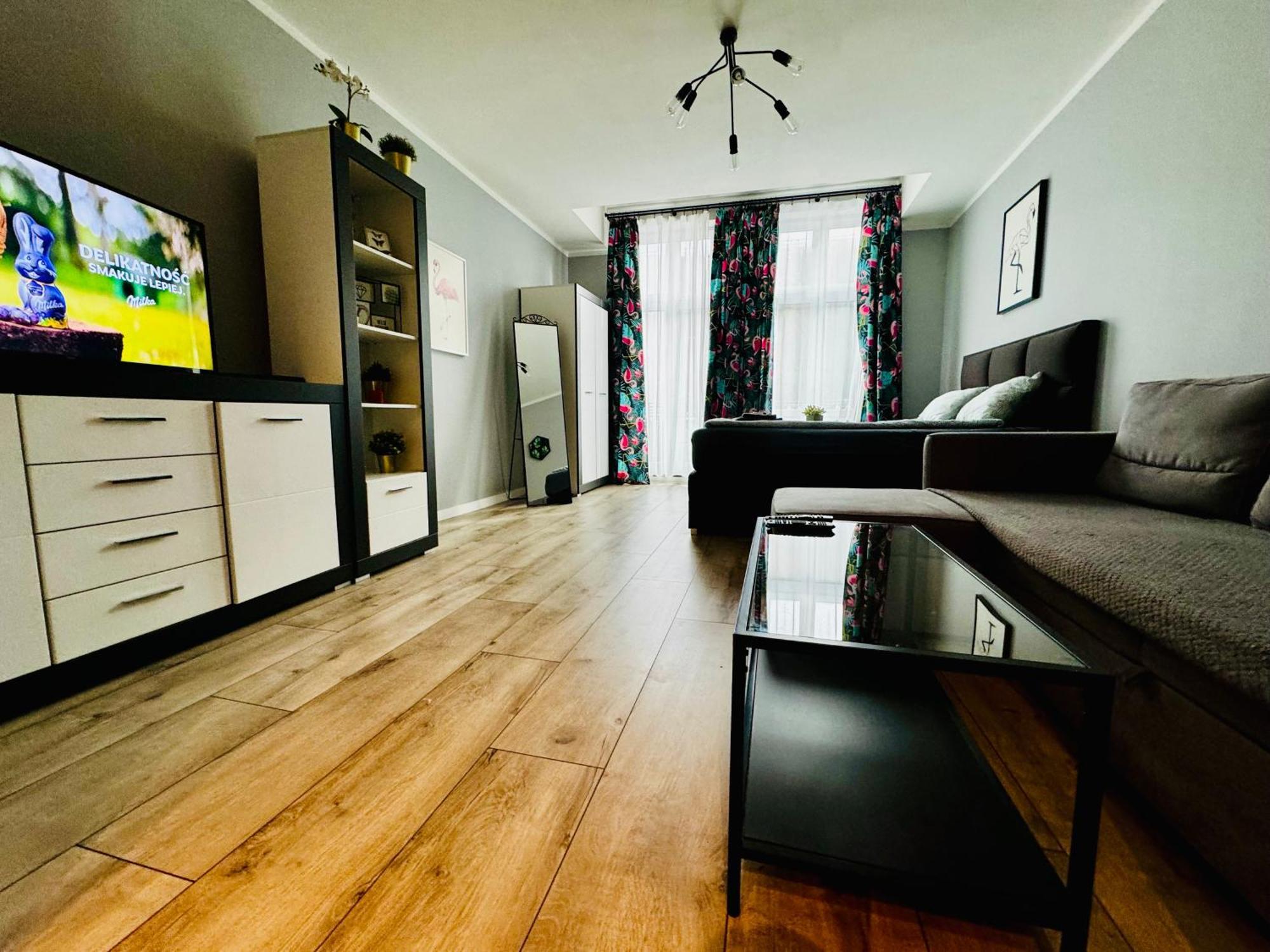 Apartament Flaming Z Balkonem - Scisle Centrum Naprzeciwko Pkp I Pks - Self Check In - Darmowy Parking - Pozne Wymeldowanie - Wystawiamy Fv Opole Dış mekan fotoğraf