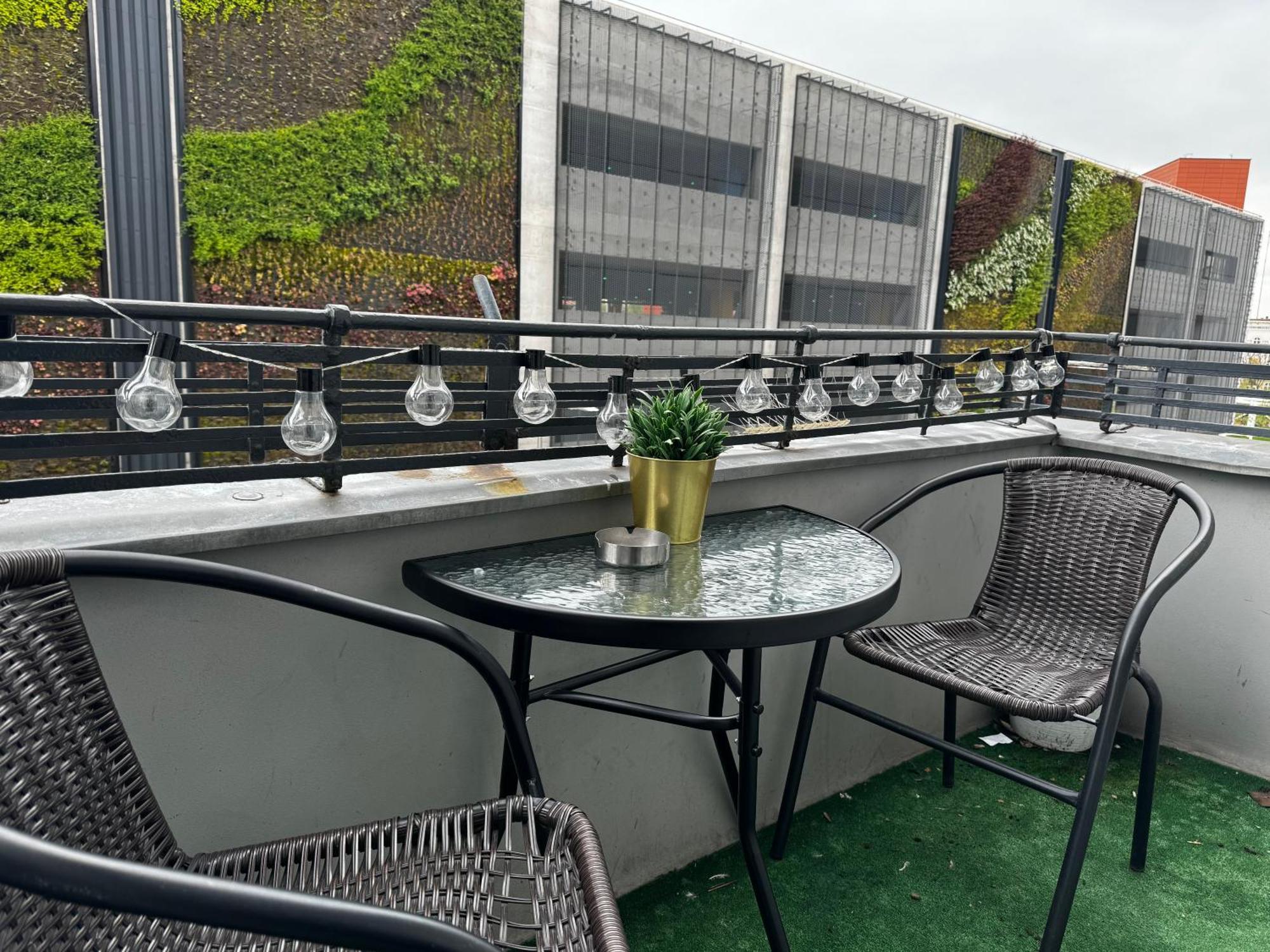 Apartament Flaming Z Balkonem - Scisle Centrum Naprzeciwko Pkp I Pks - Self Check In - Darmowy Parking - Pozne Wymeldowanie - Wystawiamy Fv Opole Dış mekan fotoğraf