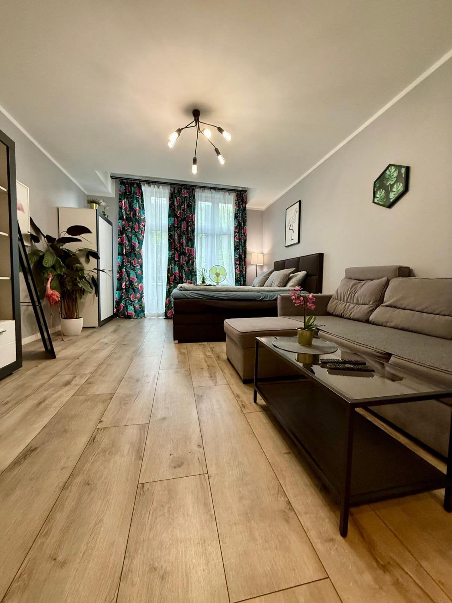 Apartament Flaming Z Balkonem - Scisle Centrum Naprzeciwko Pkp I Pks - Self Check In - Darmowy Parking - Pozne Wymeldowanie - Wystawiamy Fv Opole Dış mekan fotoğraf